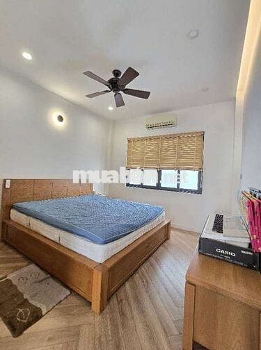 Bán nhà mặt phố 5 tầng, 3.5x21 Đặng Văn Ngữ PN. Giá 21 tỷ còn bớt