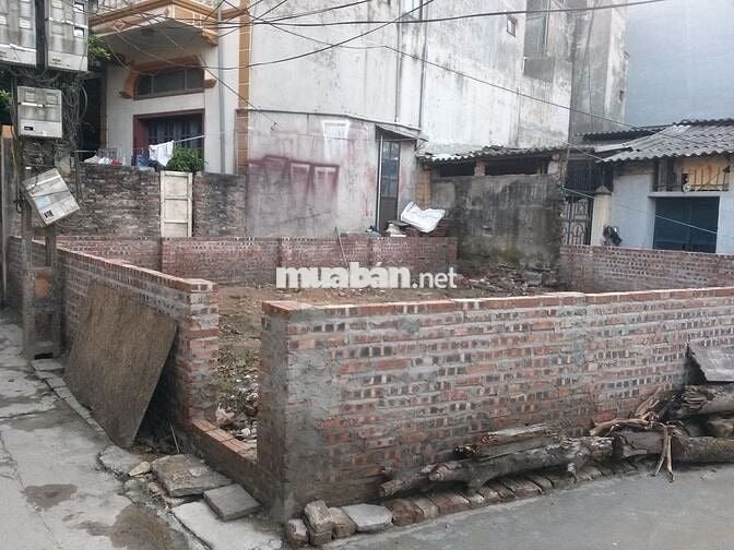 Cần bán mảnh đất 66 m2 có 3 mặt giáp ngõ ra phố Thúy lĩnh