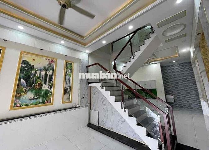 Nhà 3 Tầng Dĩ An, 64m2, Mặt Tiền 8M, Sổ Hồng Riêng, chỉ hơn 4 Tỷ