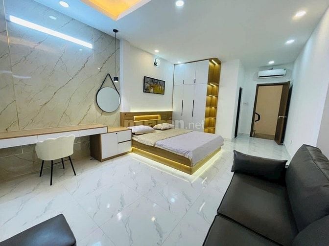 Gấp! Cần bán nhà 1trệt 2 lầu HXH Hoàng Việt,TB giá 2tỷ950/55,4m2. SHR