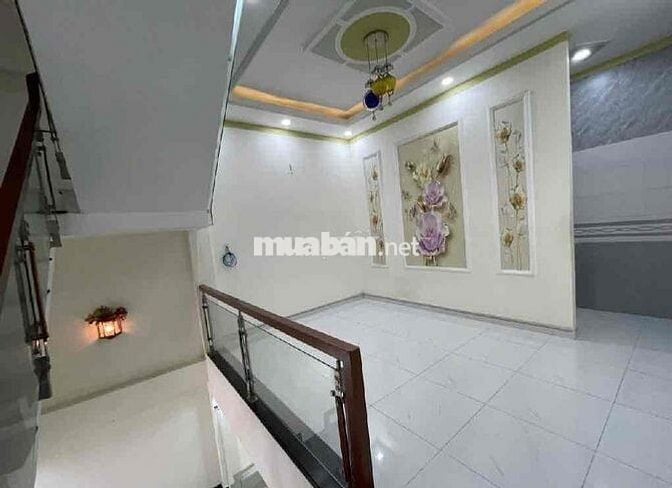Nhà 3 Tầng Dĩ An, 64m2, Mặt Tiền 8M, Sổ Hồng Riêng, chỉ hơn 4 Tỷ