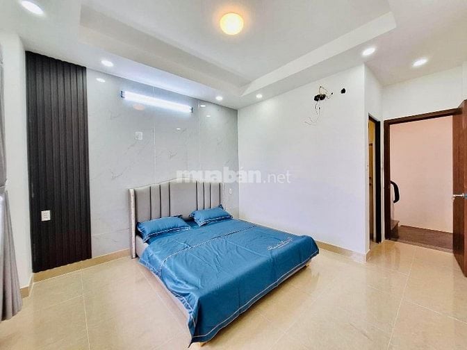 Gấp! Cần bán nhà 1trệt 2 lầu HXH Hoàng Việt,TB giá 2tỷ950/55,4m2. SHR