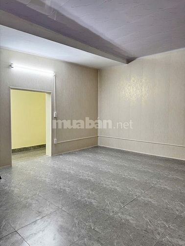 Chính chủ cho thuê nhà mới sửa lại 2 tầng, nhà ngách 116 Quan Thổ 1