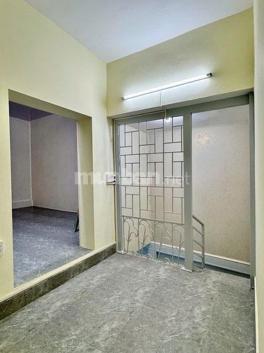 Chính chủ cho thuê nhà mới sửa lại 2 tầng, nhà ngách 116 Quan Thổ 1