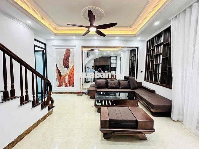 Cực Hót! Nhà Phố Láng Hạ - Ngõ Nông Gần Phố -full Nội Thất giá 8.25tỷ
