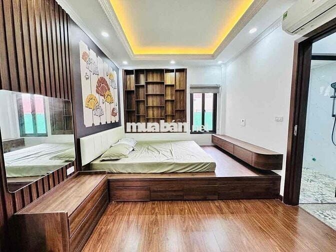 Cực Hót! Nhà Phố Láng Hạ - Ngõ Nông Gần Phố -full Nội Thất giá 8.25tỷ