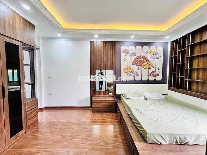Cực Hót! Nhà Phố Láng Hạ - Ngõ Nông Gần Phố -full Nội Thất giá 8.25tỷ