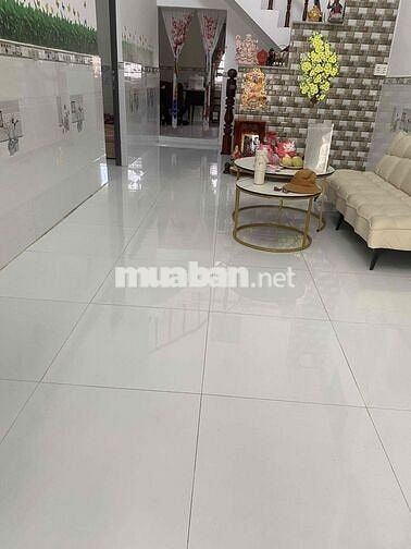 nhà ngay trung tâm ngang 8m dài 15,5m