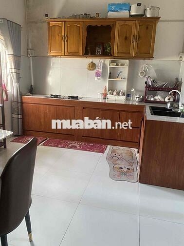 nhà ngay trung tâm ngang 8m dài 15,5m