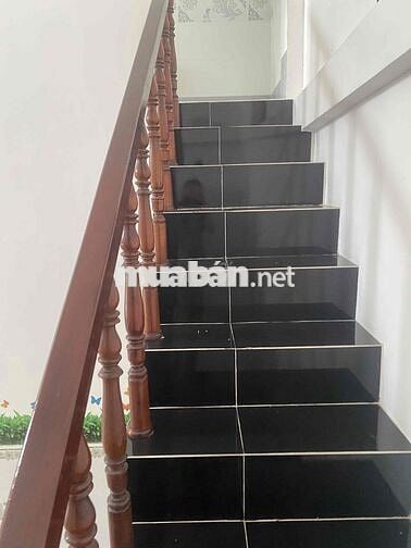 nhà ngay trung tâm ngang 8m dài 15,5m