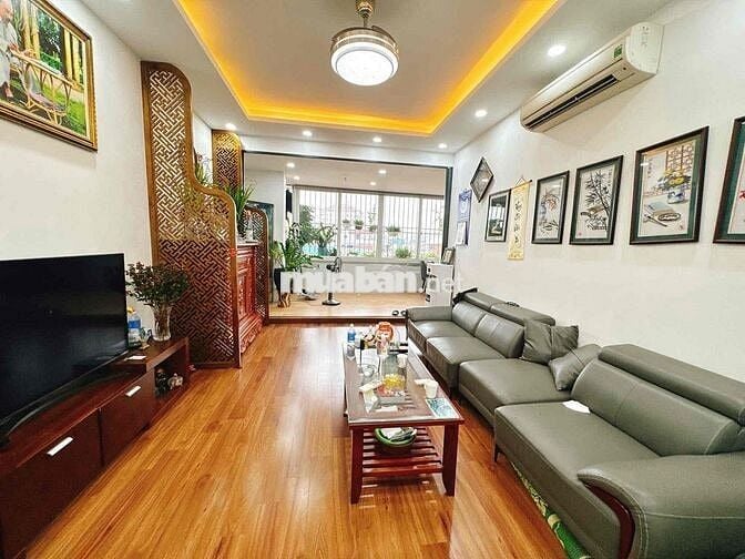Tập thể N2 Vĩnh Phúc, BD, 3 ngủ, khách bếp, 2wc, oto đỗ chân toà nhà
