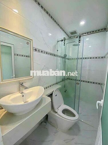 Nhà MT 3 lầu mởi cho thuê nguyên căn ngay Q6