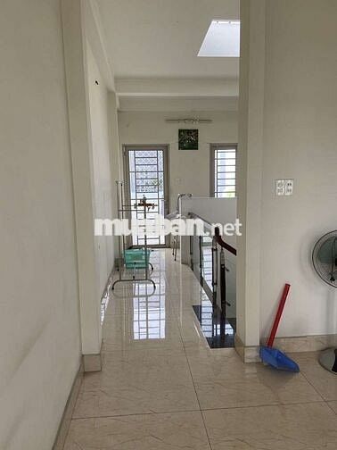 Cần bán gấp nhà P.TTN cŭ Q12..DT 4,2x20 .1 trệt 3 lầu 5PN 5WS nhà đẹp