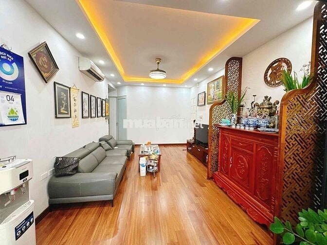 Tập thể N2 Vĩnh Phúc, BD, 3 ngủ, khách bếp, 2wc, oto đỗ chân toà nhà