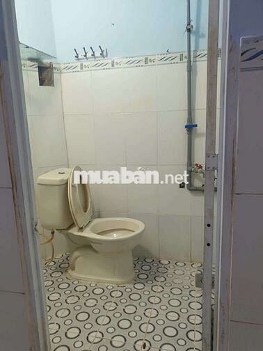 Nhà nguyên căn cho thuê dt 4❌10+Gác lửng 2pn nhỏ 1wc hẻm ô tô cụt 5tr