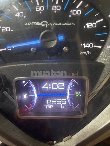 Grande Hybrid 2019 phiên bản giới hạn màu ngọc trai, đã đi 8555km