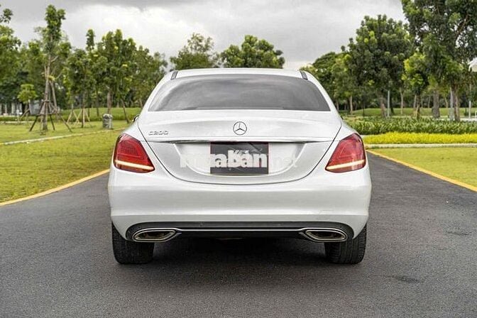C200 Exclusive Sx 2021 màu trắng sang trọng