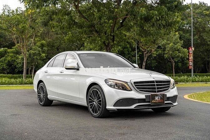 C200 Exclusive Sx 2021 màu trắng sang trọng