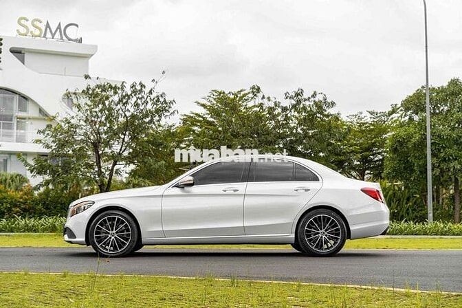 C200 Exclusive Sx 2021 màu trắng sang trọng