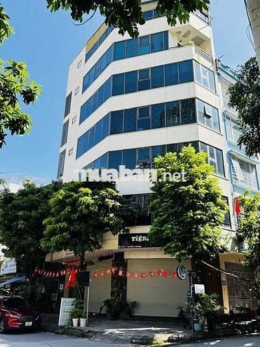Văn phòng tầng 3,5 mặt sàn 75m2