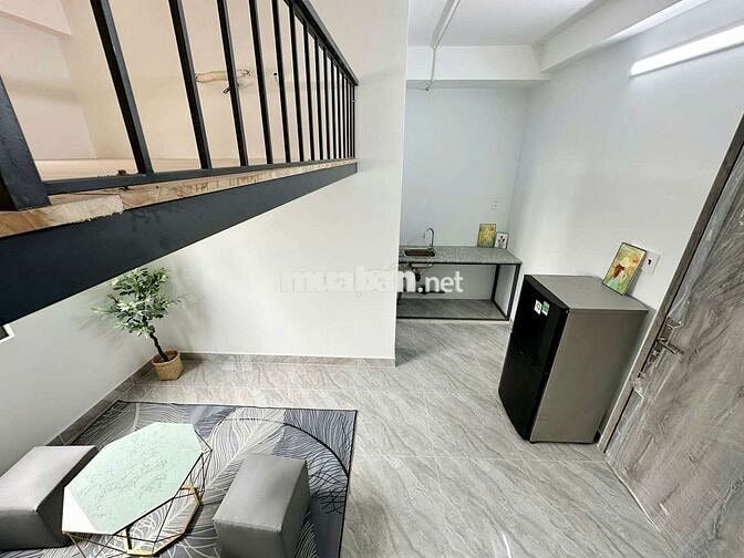 Khách em pass hợp đồng 10 tháng phòng cửa sổ trời full nội thất