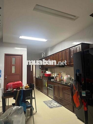 Nhà mặt tiền Dương Đình Nghệ giá 13,5tỷ có sẵn nội thất xây 3 tầng 4WC