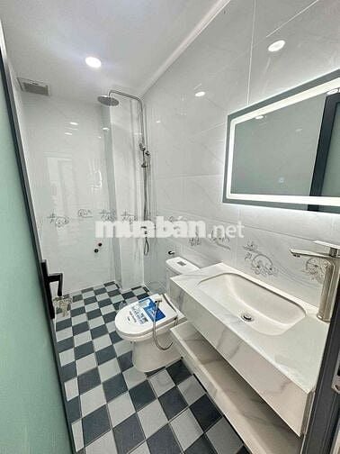 Bán nhà 4,2x10m xd 1 trệt 2 lầu +sân thượng
