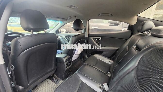 Hyundai Elantra 2014 1.6 AT - 180000 km