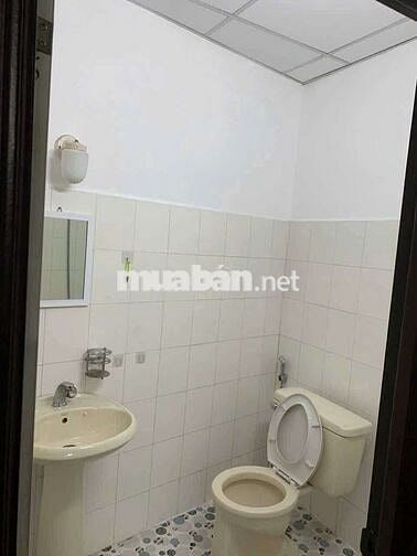 Nhà Nguyên căn hẻm 536 Lê Văn Sỹ, Ngang 4,5m, 2 PN 2WC, 15 Triệu/tháng