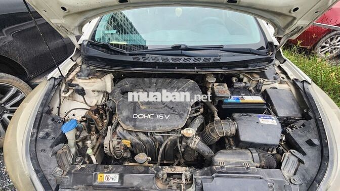 Hyundai Elantra 2014 1.6 AT - 180000 km