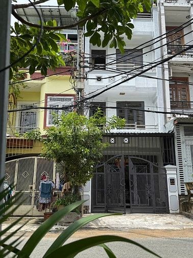 Cho thuê nhà mặt tiền đường số 2(khu Bình Phú), P.10, Q.6 giá 20tr 