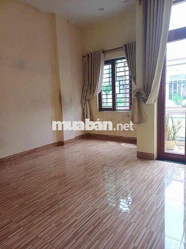 CẦN CHO THUÊ NHÀ 3 TẦNG 3 MÊ ĐƯỜNG HOÁ SƠN 2 MỚI CỨNG