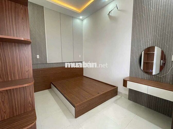 Cho thuê nhà mái thái căn góc hẻm 385 lê Hồng Phong phú hòa