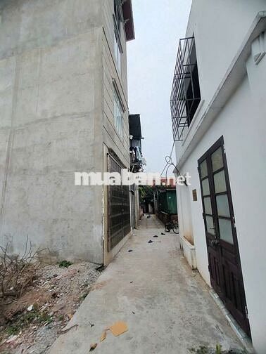 Em cần bán 43m2 Phượng Đồng, Phụng Châu. Giá rẻ 2.61 tỷ.