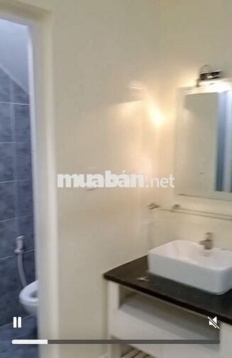Thuê Nguyên Căn Khu VSIP, 4 phòng ngủ, 5 toilet, nội thất, chỉ 10tr