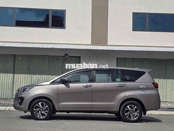 INNOVA 2.0G 2022 AT  LƯỚT 5 VẠN ,HỖ TRỢ VAY 70%