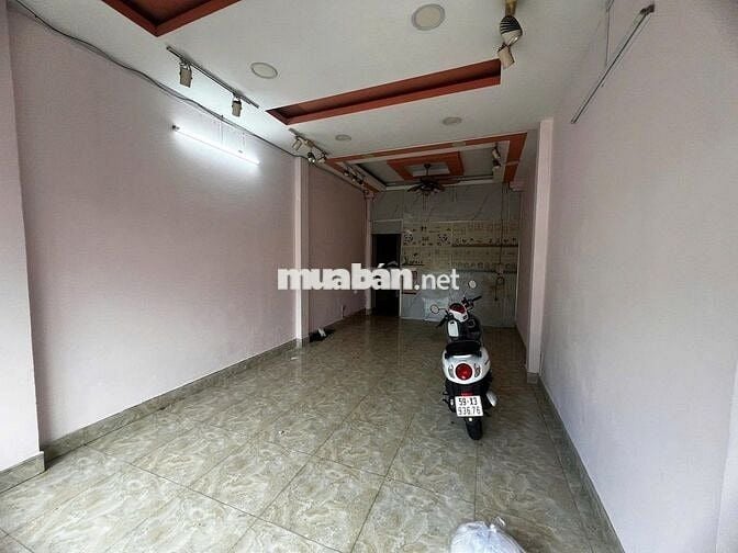 Cho thuê MBKD mặt tiền view sông Bến Vân Đồn; DT: 4x20 chỉ 16 triệu