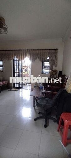 Cần bán nhà MT khu chợ vải Lê Văn Phan