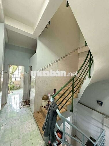 Bán nhà 3 tầng 4×23 mặt tiền chợ khu phố 3 tên lửa