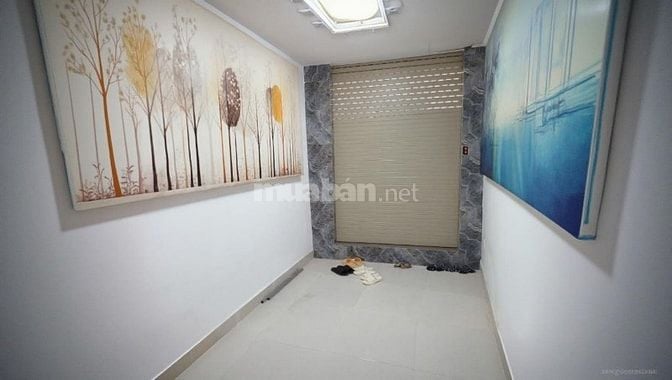 Bán nhà hai mặt hẻm, CÁCH LÊ LỢI MỘT ĐƯỜNG THẲNG 20m. 