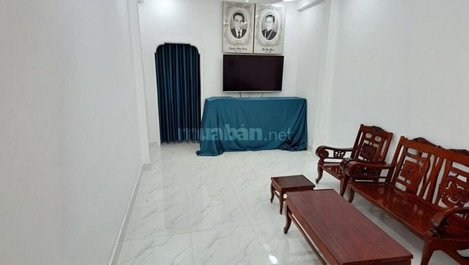 Bán nhà hai mặt hẻm, CÁCH LÊ LỢI MỘT ĐƯỜNG THẲNG 20m. 