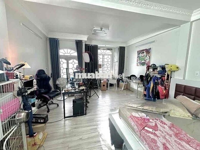 Hơn 7tỷ, 5 tầng, Huỳnh Văn Bánh, gấp bán.