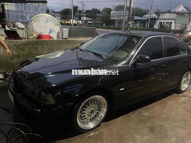BMW 3 Series số sàn 528i - 6666666 km