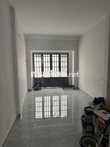 Cho thuê nhà  MT Gần Đề Thám, Q1, 4x20m Trệt + 3L+ sân thượng - 65Tr