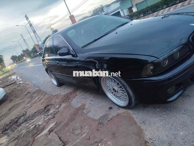 BMW 3 Series số sàn 528i - 6666666 km
