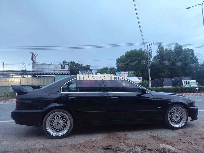 BMW 3 Series số sàn 528i - 6666666 km