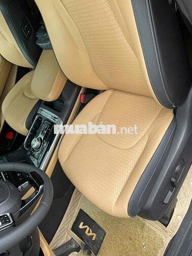Kia Carnival 2021 2.2D Signature - 49500 km