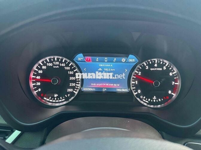 VinFast Lux SA2.0 2019 2.0 AT - 69000 km