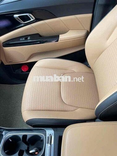 Kia Carnival 2021 2.2D Signature - 49500 km