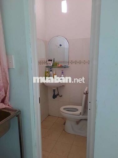 1.8 triệu/tháng. Phòng trọ mới xây, sạch sẽ, an ninh tốt.